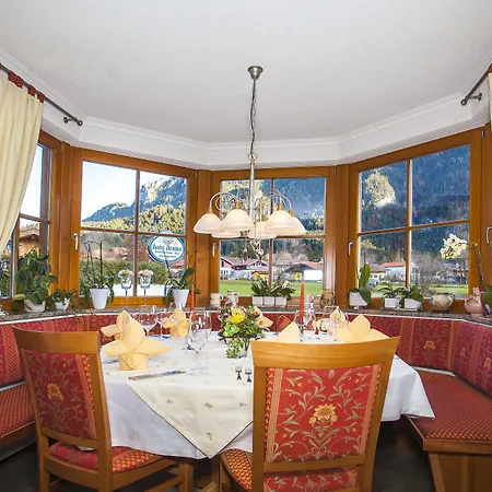 Arnika Garni Hotel 4*